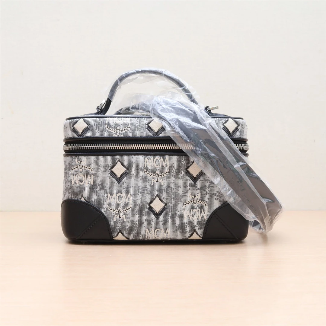 99新 MCM Vintage Jacquard 化妆箱化妆包 P214034170