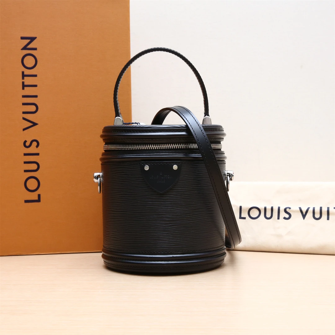 95新 LouisVuitton/路易威登  圆桶包 黑色 19年 P244172410