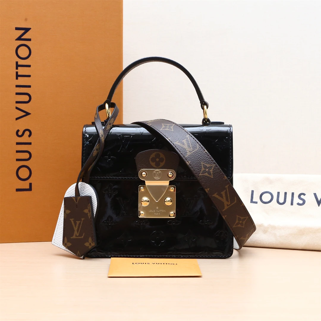 95新 LouisVuitton/路易威登  Street 斜挎包 黑2020P234245480