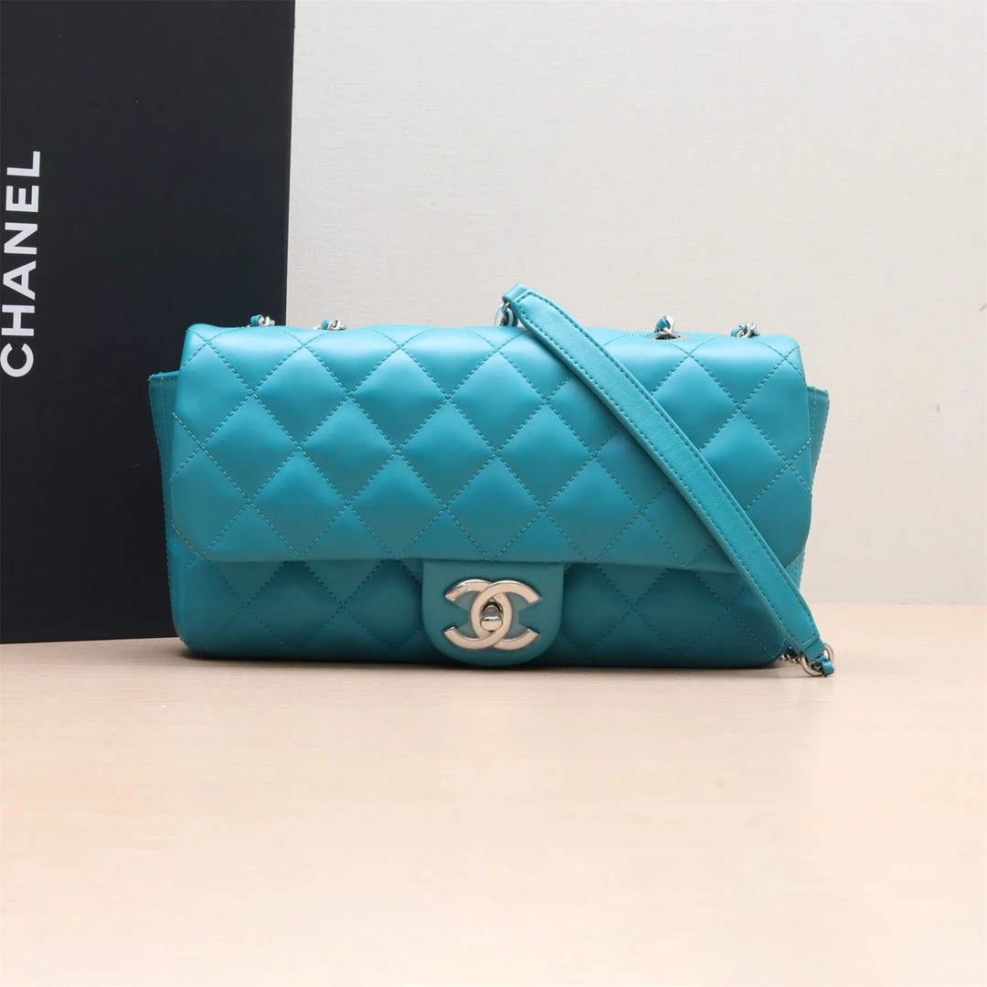 95新 Chanel/香奈儿 季节款 口盖包 绿色 皮革C 22开P224724020
