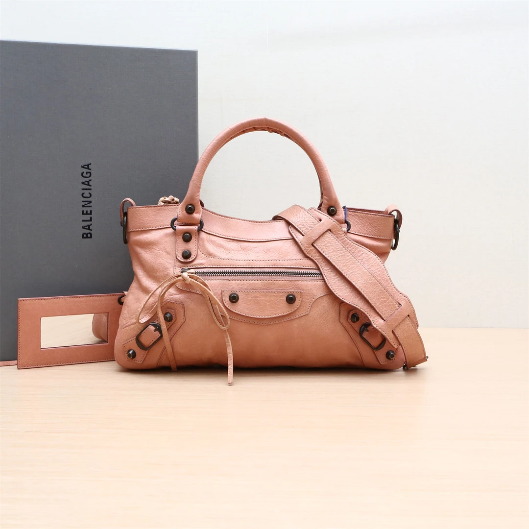 95新 Balenciaga/巴黎世家 机车包 小号 豆沙粉 皮革S P234243600