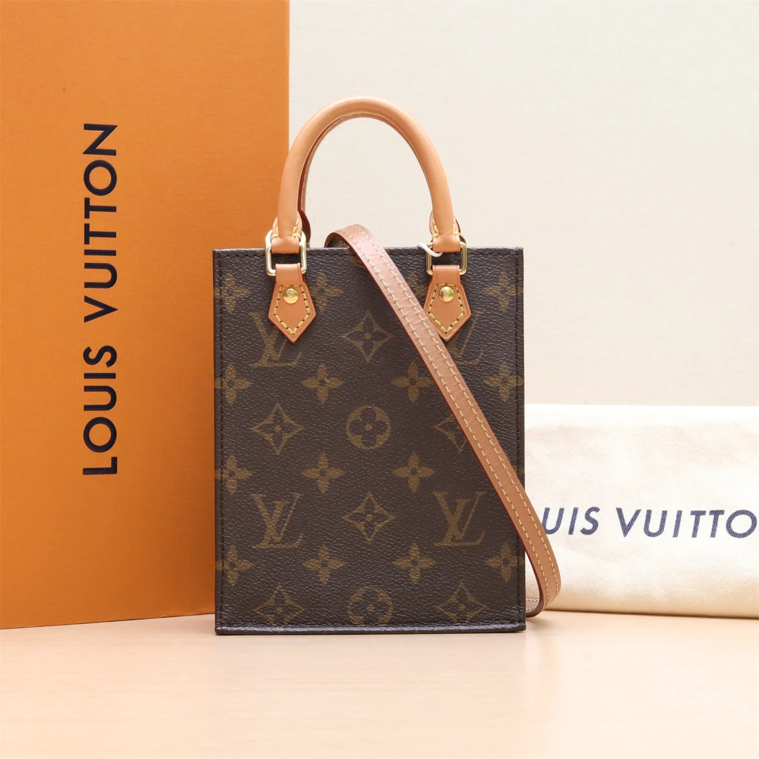 95新 LouisVuitton/路易威登 PETISACPLAT琴谱包14芯片P224931089