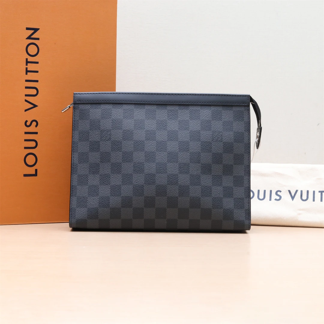 99新 LouisVuitton/路易威登 手拿包 中号27黑棋格PVC P234037859
