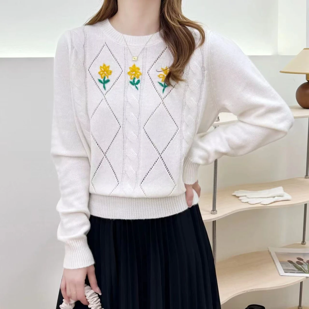 738#长袖针织衫轻奢时尚休闲圆领套头绣花46