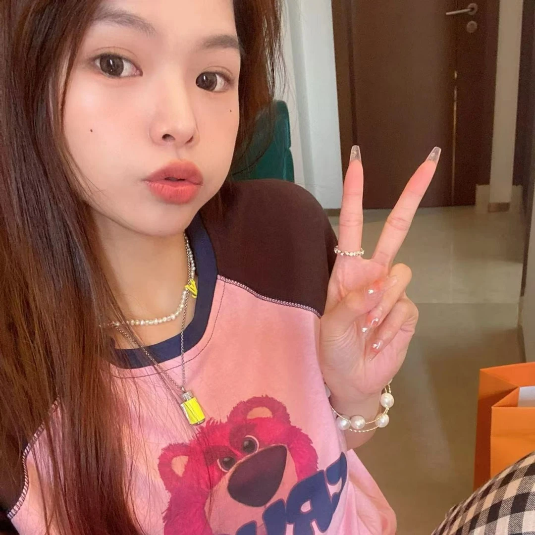 xxxwxz王希之 夏季印花草莓熊拼色T恤#10288