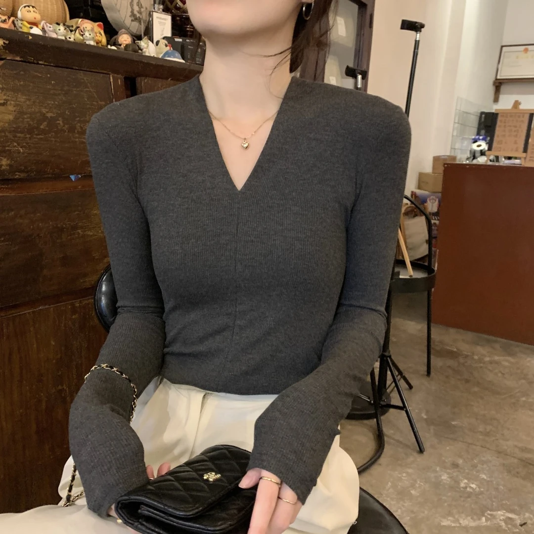 打底衫女秋冬季V领洋气修身显瘦黑色T恤低领长袖纯色内搭紧身上衣