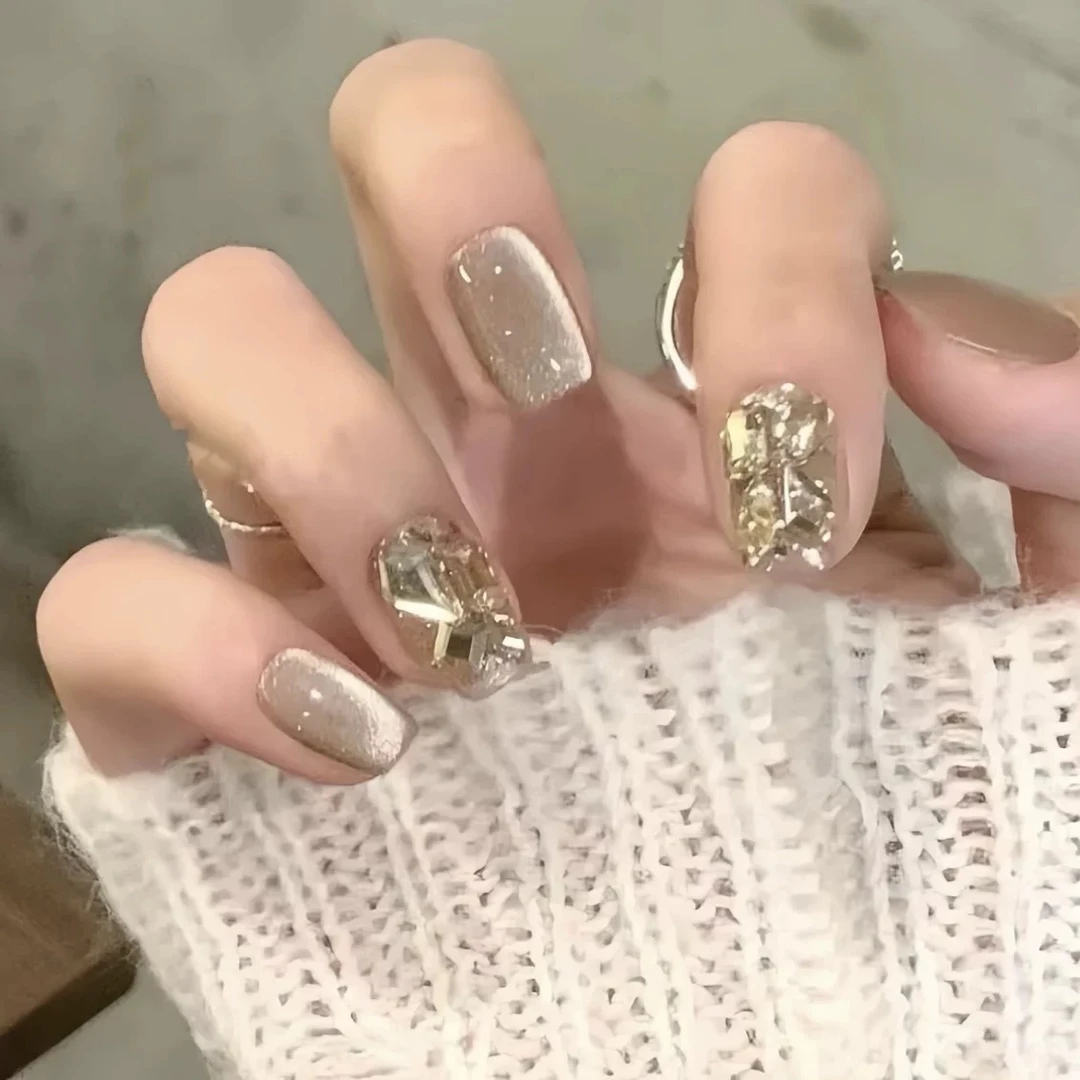 2024秋冬新款穿戴甲固态胶美甲显白可拆卸假指甲贴片辣妹爆闪