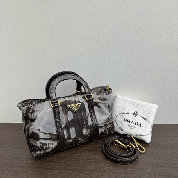 95新 Prada/普拉达 觅时/三角标水墨手提斜挎包/113053