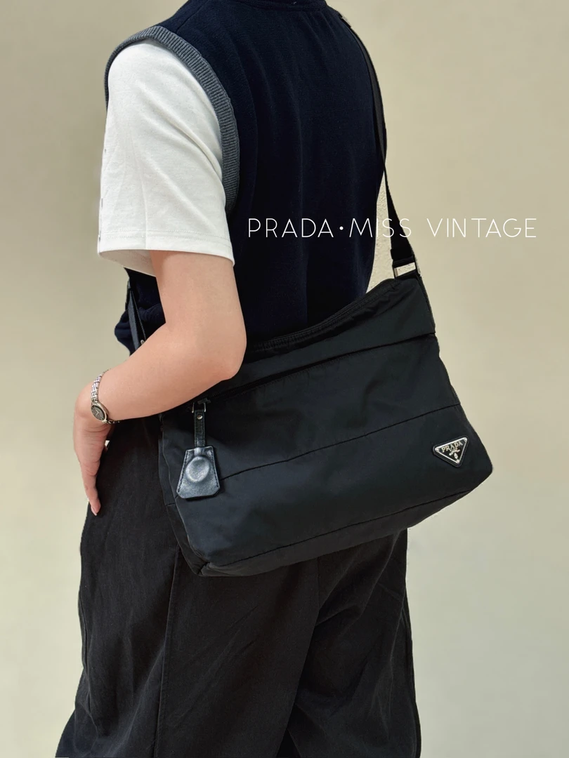 95新 Prada/普拉达 觅时/多层降落伞三角标斜挎/113450