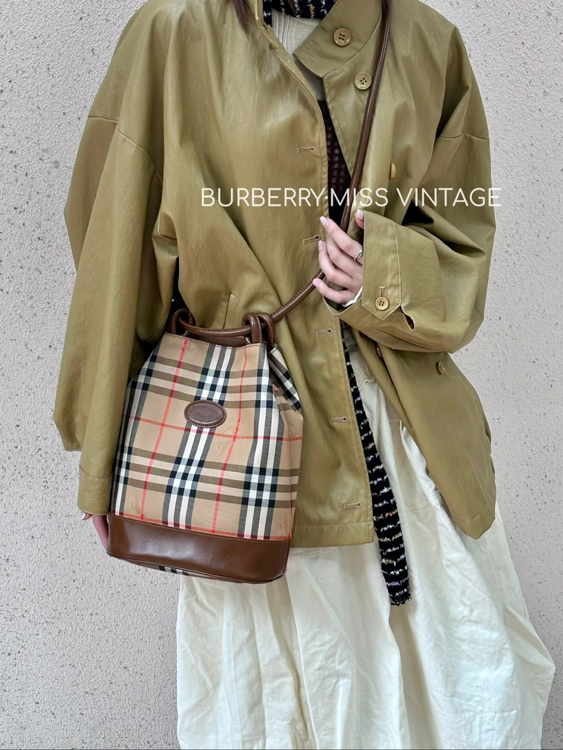 95新 BURBERRY/博柏利 觅时/战马格纹抽绳水桶/2503041