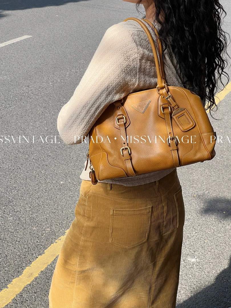 95新 Prada/普拉达 觅时/三角标皮面保龄球/113438