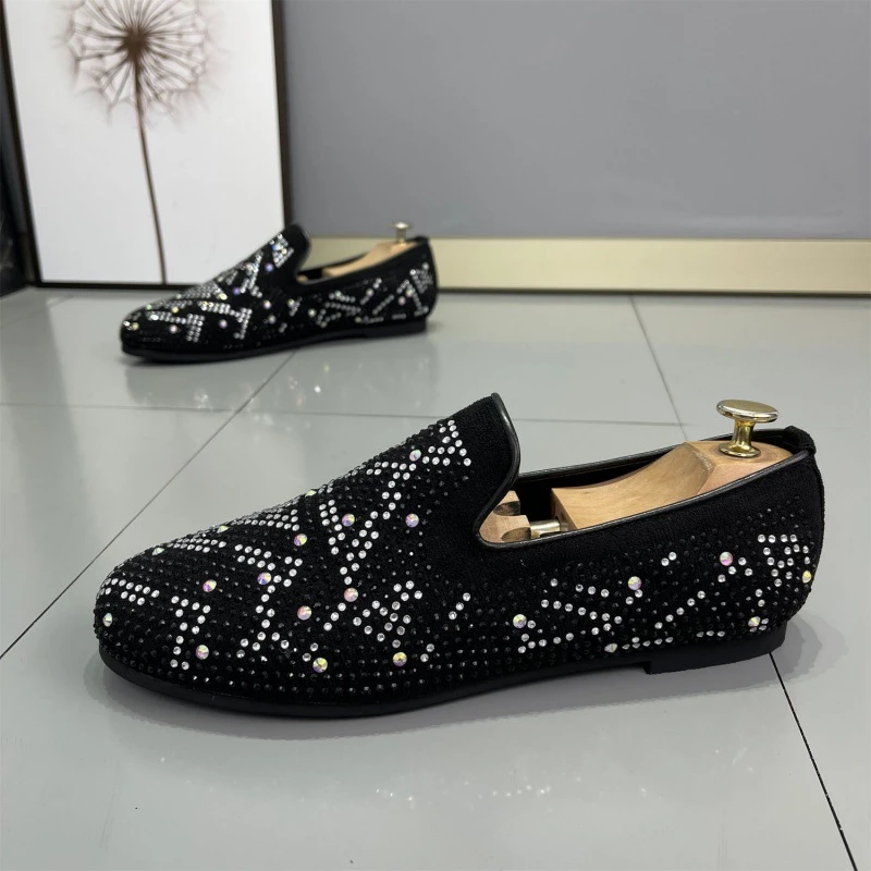 2025年春夏季新款网红男士皮鞋时尚潮男个性水钻套脚懒人豆豆鞋