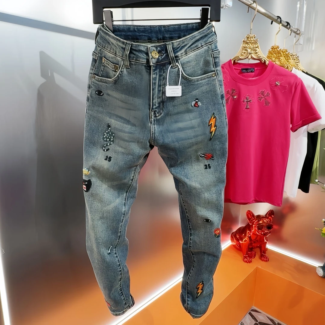 秋季新款时尚刺绣弹力修身牛仔裤潮流轻奢痞帅百搭裤子男