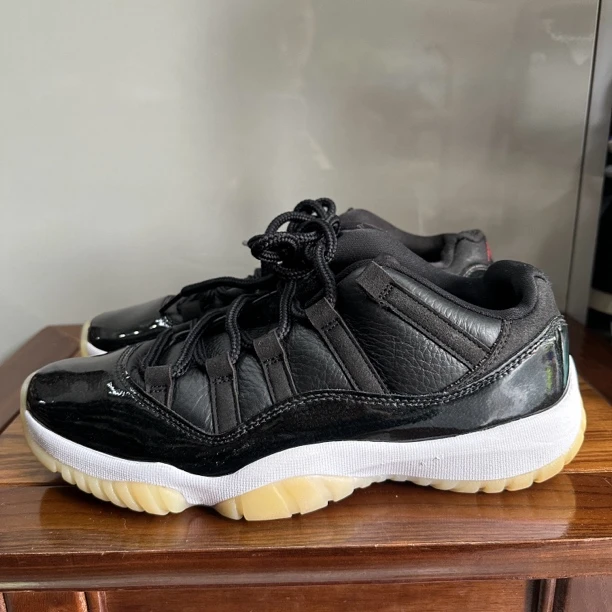 42码aj11low大魔王给配色低帮篮球鞋，无原盒95新鞋底小氧化