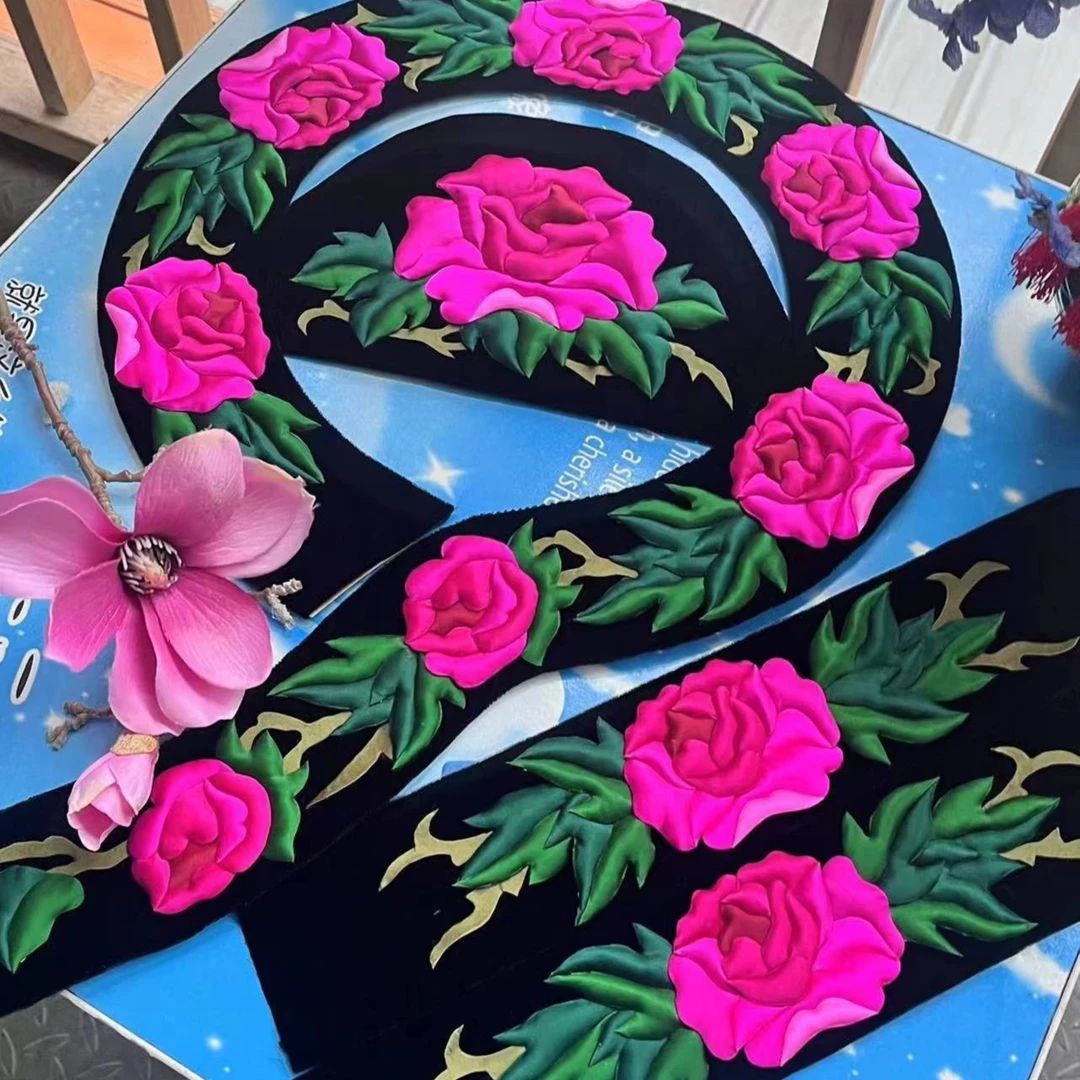 2023新款贴花秀苗族服饰