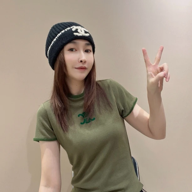 磨毛新款创意短袖显瘦洋气时尚百搭设计感休闲1990秋季半袖修身