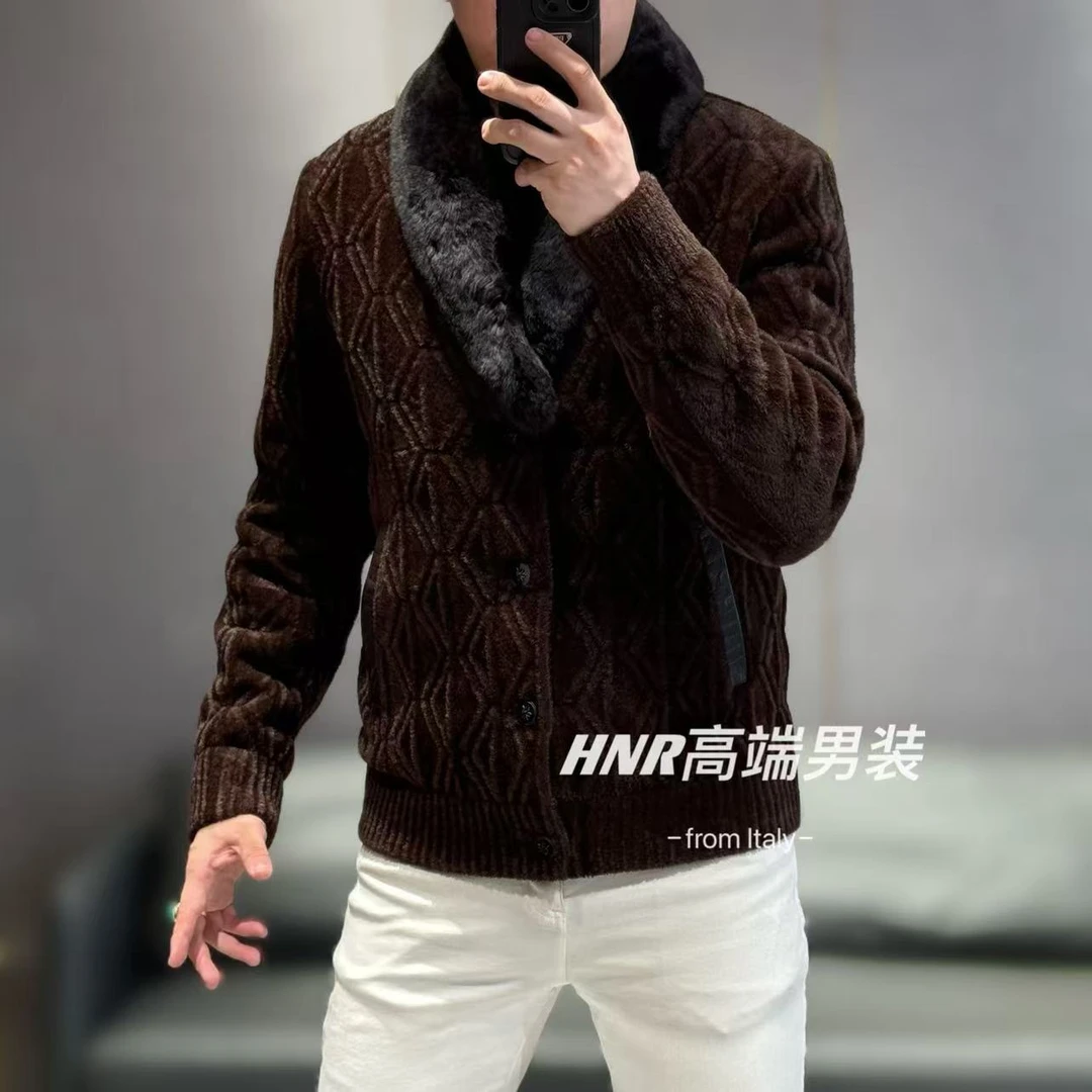 2024秋冬新款菱形立体雕花图案小众休闲时尚潮流百搭羽绒服93235