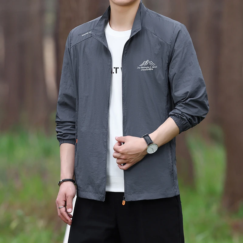 夏季男士休闲薄款防晒外套时尚简约百搭户外轻薄立领宽松外套夹克