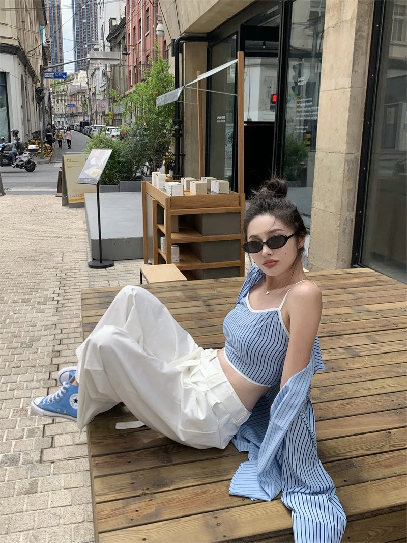 美式复古条纹衬衫女2024年夏季设计感辣妹小众显瘦内搭休闲阔腿裤