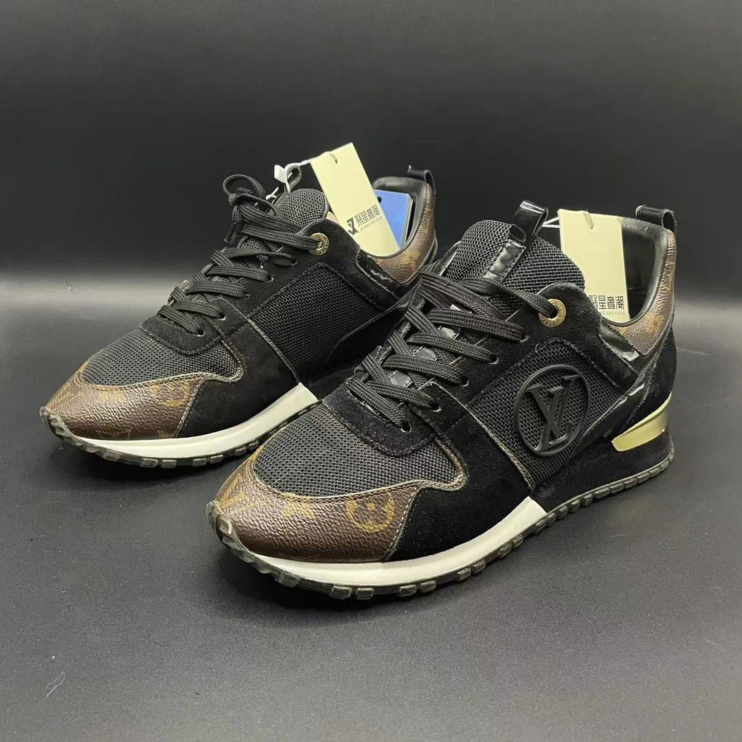 【聚星折扣】LouisVuitton 男士 黑金夏季时尚运动鞋 39欧码 los061