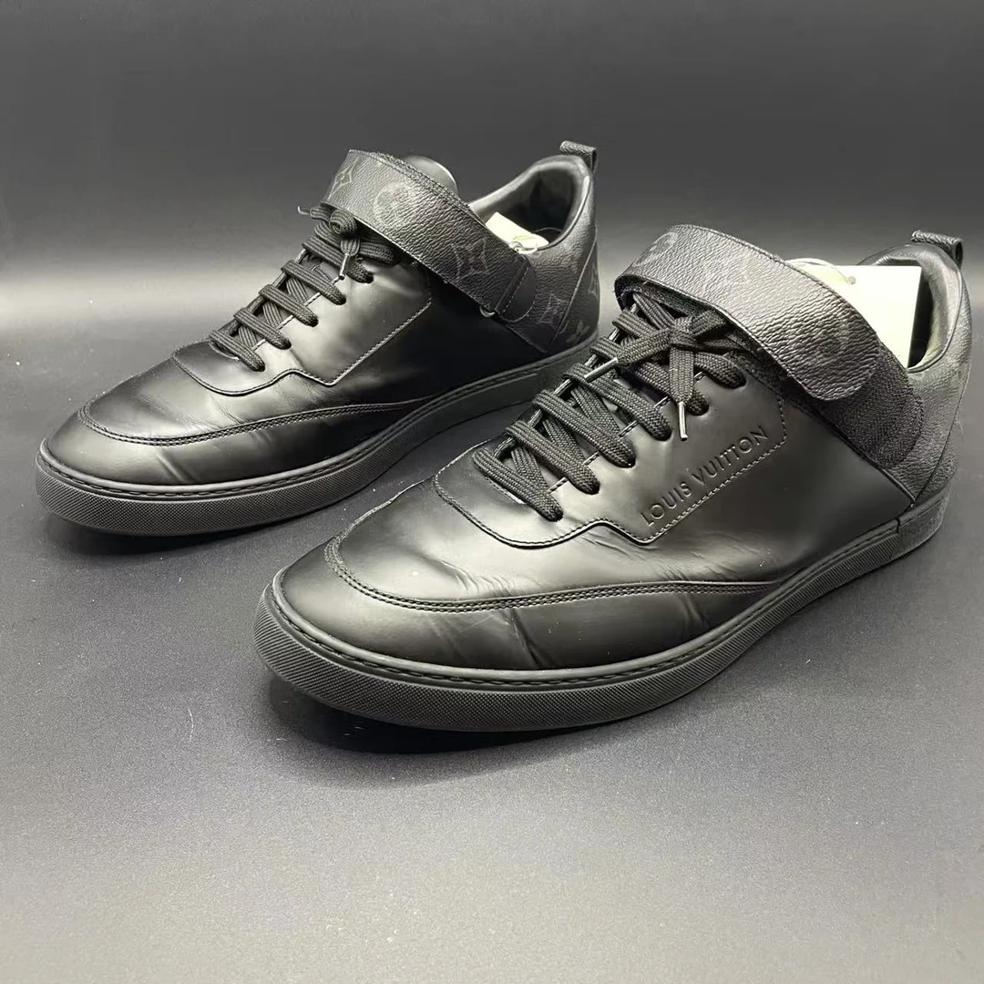 【聚星折扣】LouisVuitton 男士 时尚黑色魔术贴板鞋 43欧码 los129