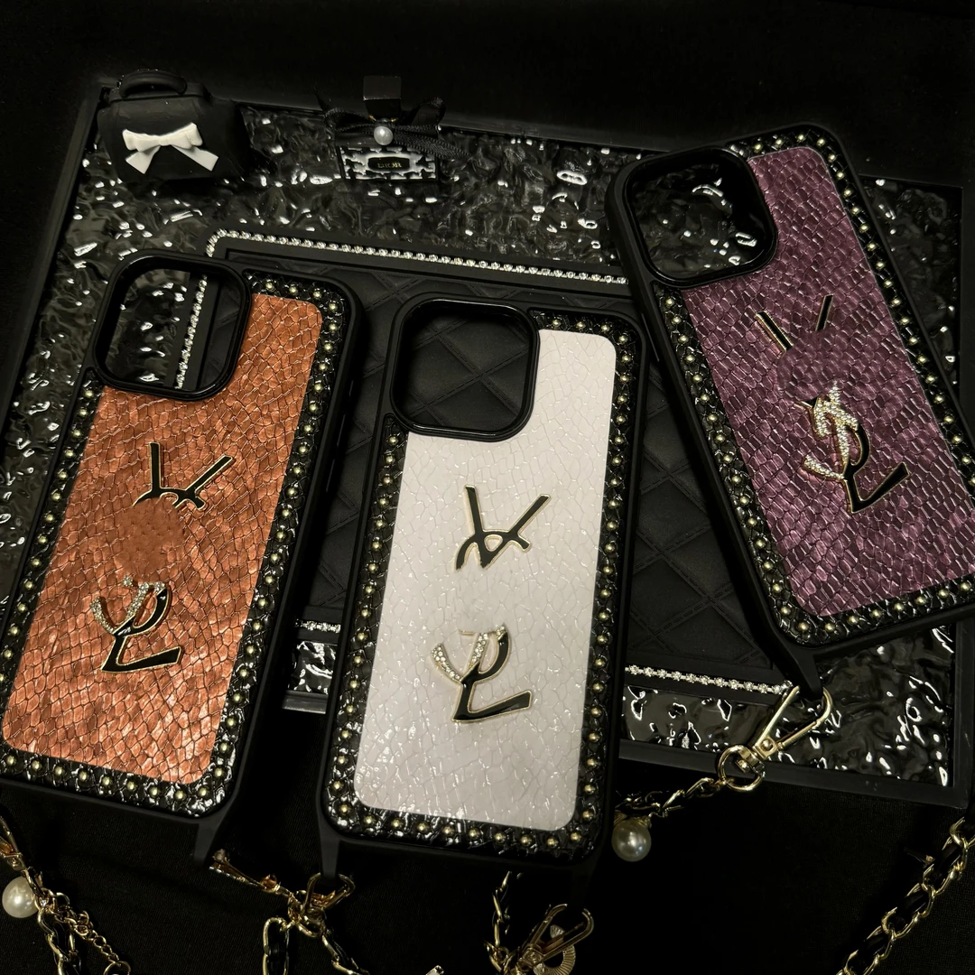 【适用苹果】铆钉皮质轻奢链条iPhone15promax女13高级12手机壳14p