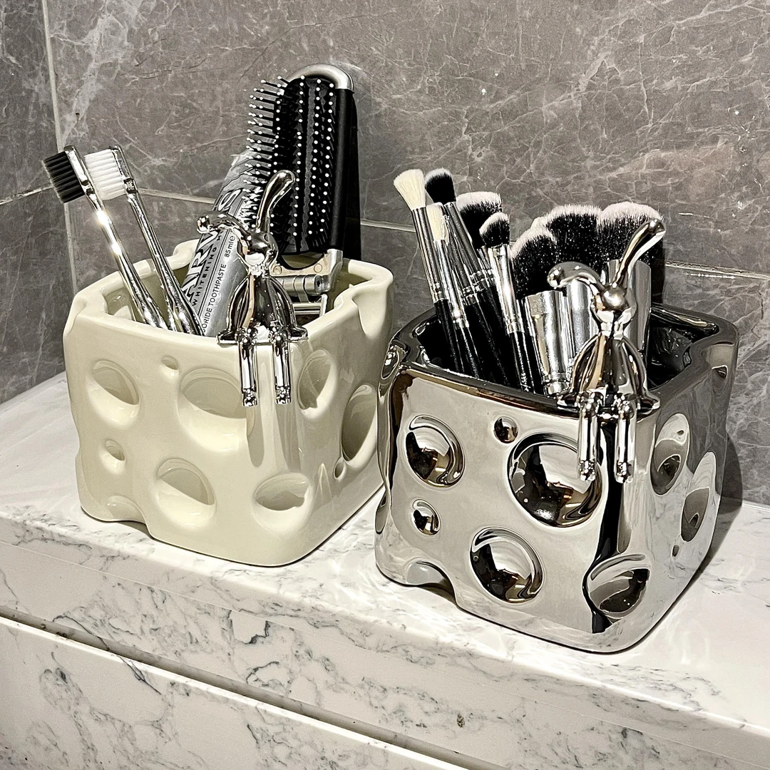 奶油风浴室电动牙刷置物架卫生间轻奢牙刷牙膏收纳盒家用牙膏座