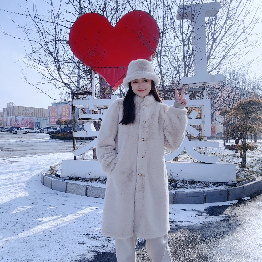 SiMan【诗曼】“名媛款”时尚冬季百搭立领加厚保暖女款洋气毛毛外套