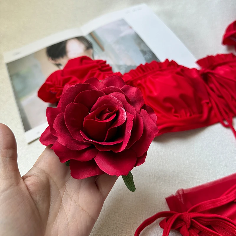 OMOM新款性感比基尼女度假泳装泳衣女装红色装饰头花游泳