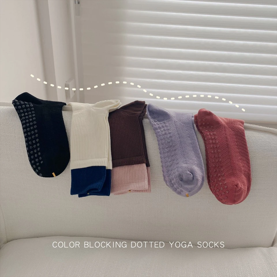 OMOM新款双罗口撞色防滑点胶瑜伽女士小腿袜子24115