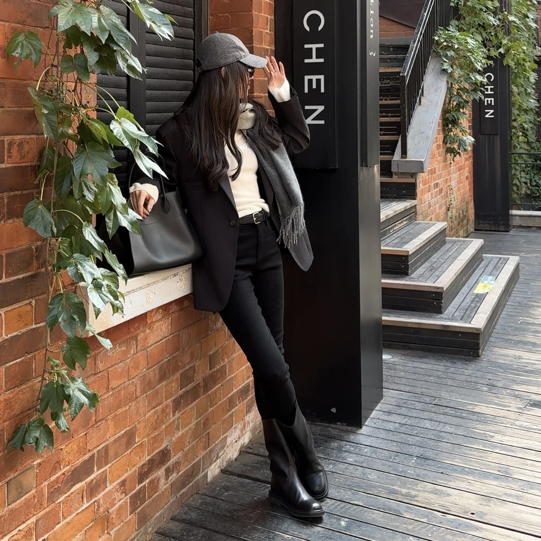 王嬛嬛MsLime25年‘超模小黑牛’新款时尚气质百搭裤子HC2C2734