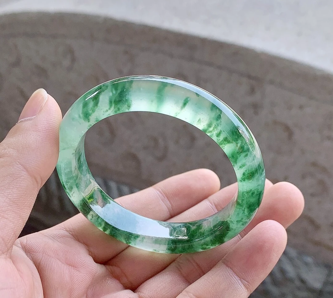 天然缅甸A货翡翠 冰种绿幽灵水草绿花正圈手镯 圈口52.2mm