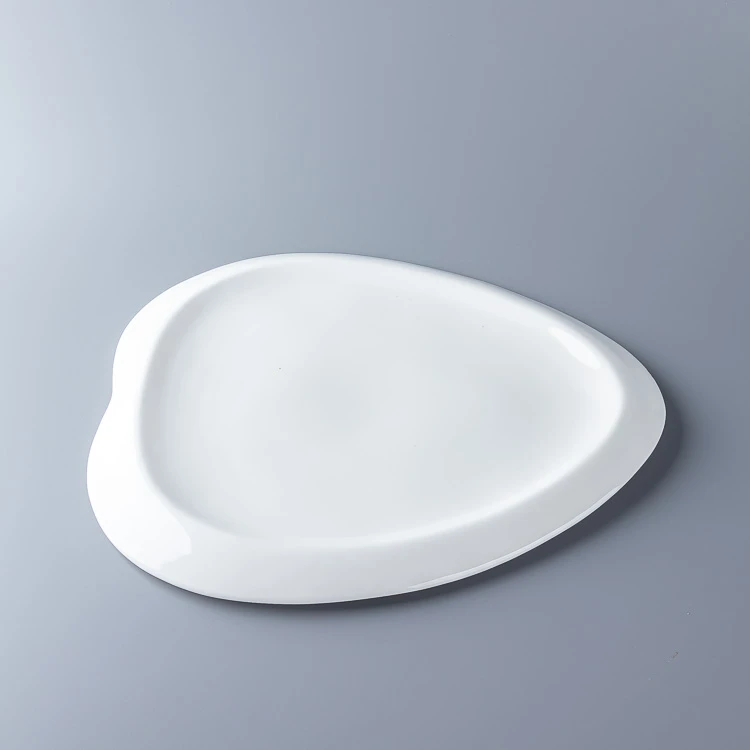 酒店餐厅陶瓷餐具创意个性白瓷大号凉菜碟子热菜盘桃心顺边盘