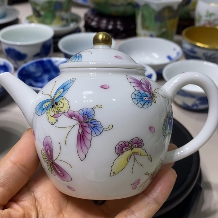 杯玉泥胎粉彩蝶恋花
