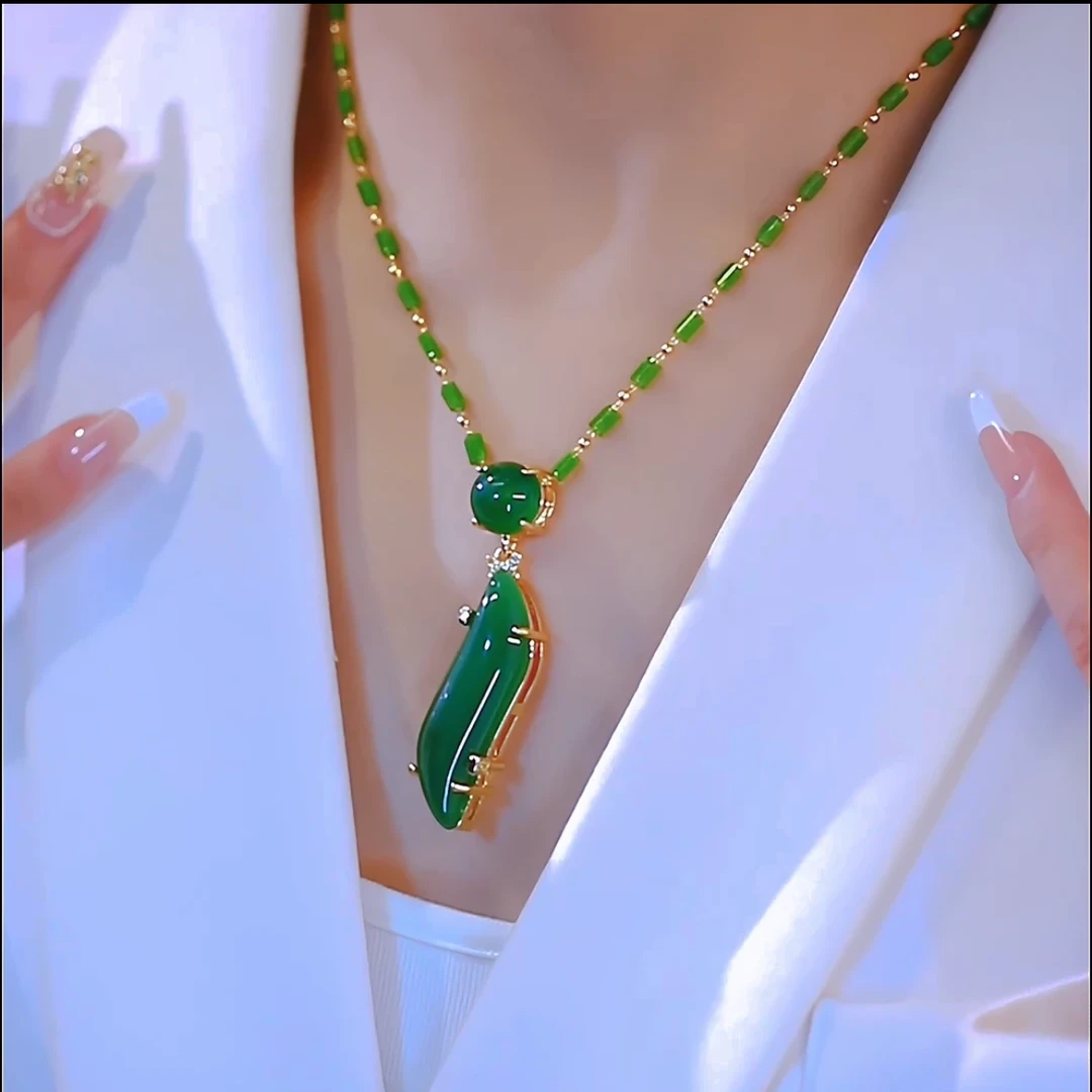 钛钢合成锆石项链 新款美人腰绿色项链小众气质轻奢时尚