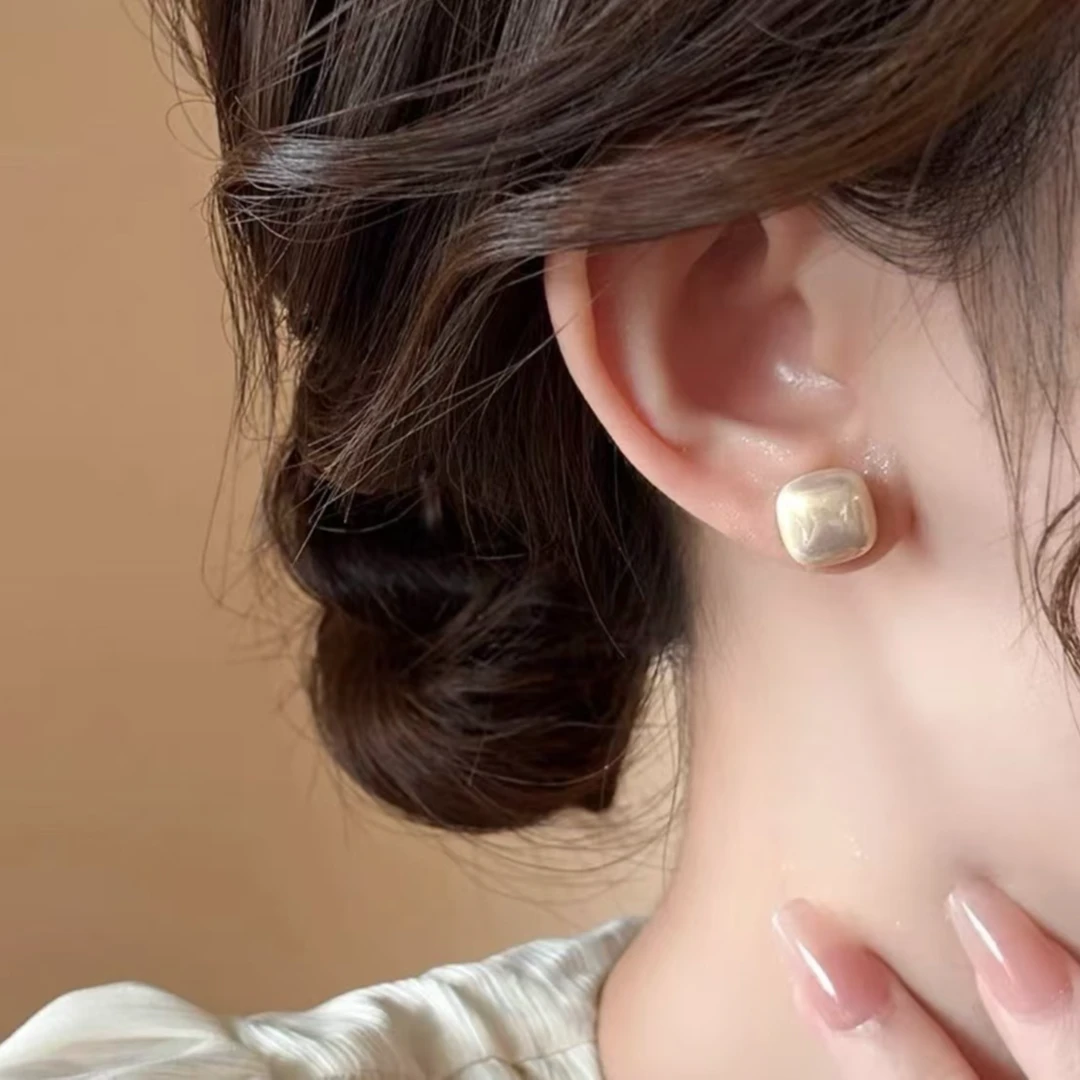 钛钢耳饰 小众法式方形面包珠珠耳钉气质时尚耳环精致百搭耳饰