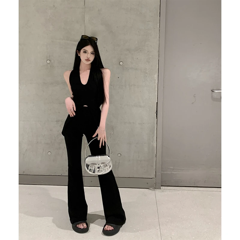 早春穿搭女士2024新款黑色弹力针织挂脖长款背心高腰显瘦微喇裤