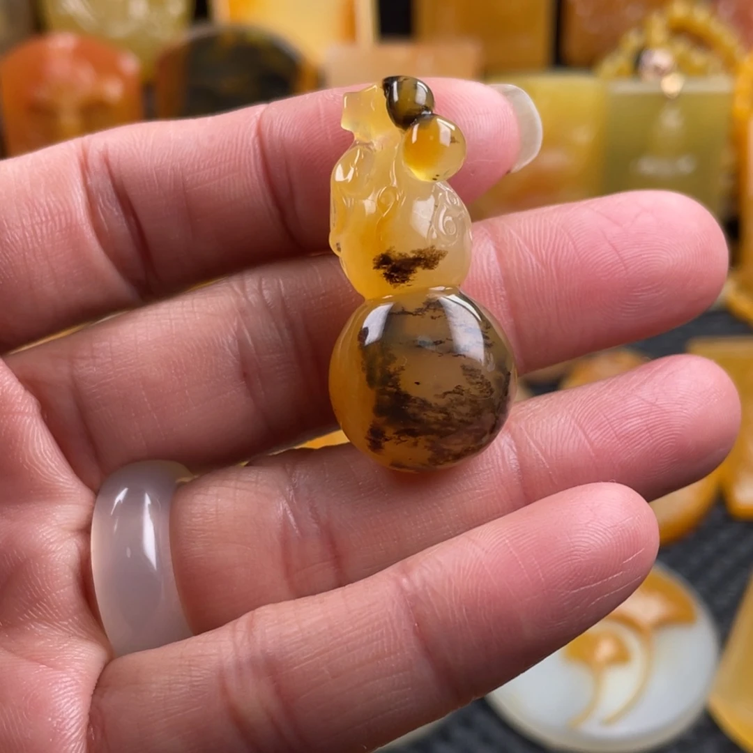 石英质玉（黄龙玉）颈饰未镶嵌@**花