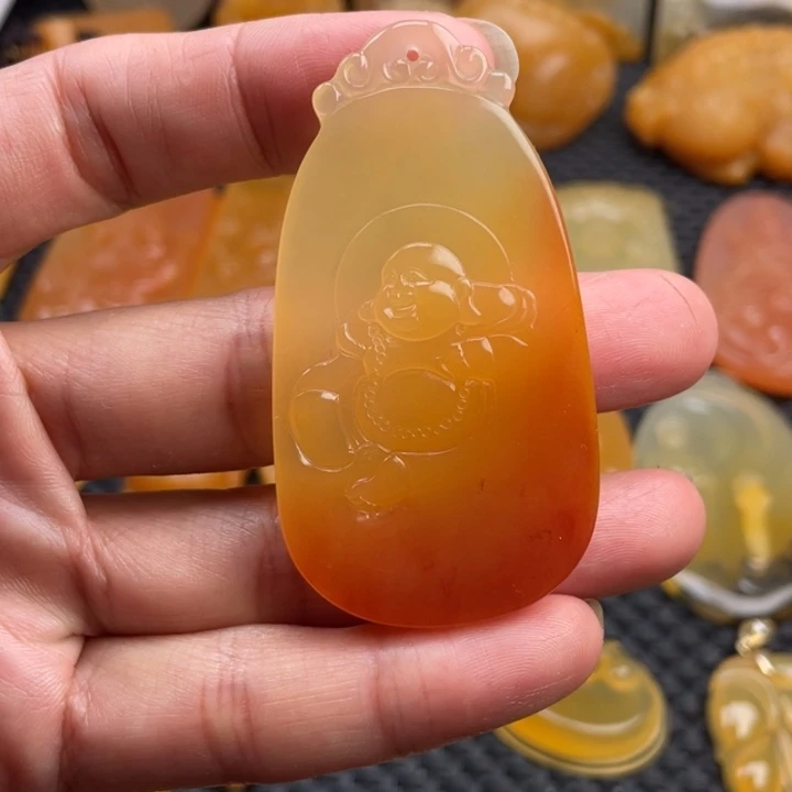 石英质玉（黄龙玉）颈饰未镶嵌