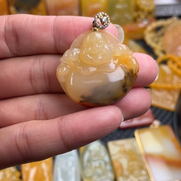 石英质玉（黄龙玉）颈饰未镶嵌