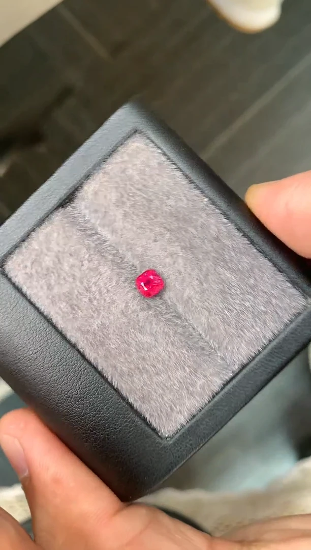 【闪购商品】尖晶石裸石未镶嵌0.55ct 枕型 红色调