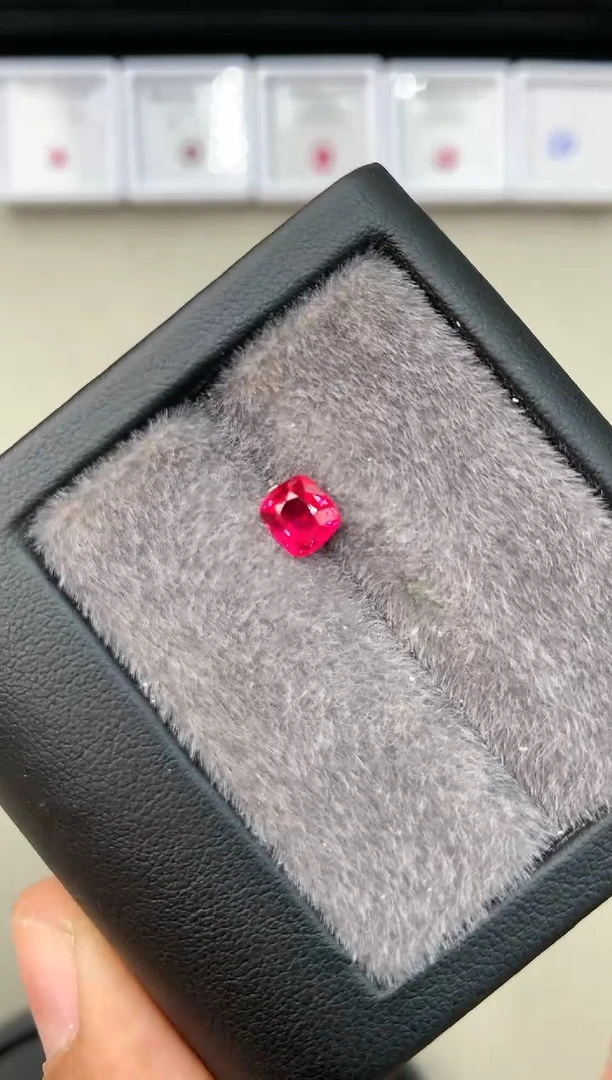 【闪购商品】尖晶石裸石未镶嵌0.91ct 吉尔德绝地武士