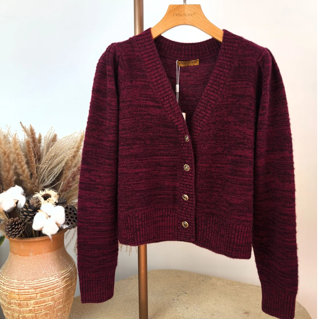 方肩暗纹款款百分百山羊绒开衫