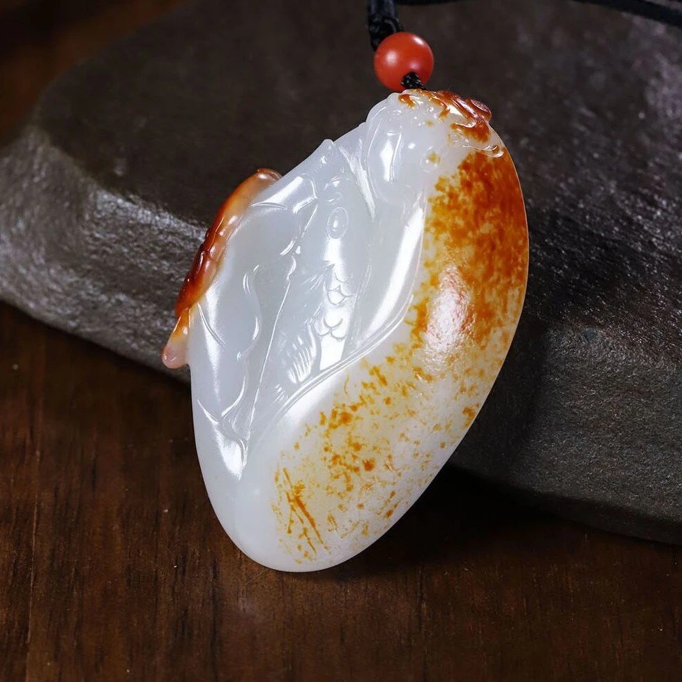 精品红皮白肉鱼大牌子把件60g挂件和田玉籽料近脂白无结构油膏料