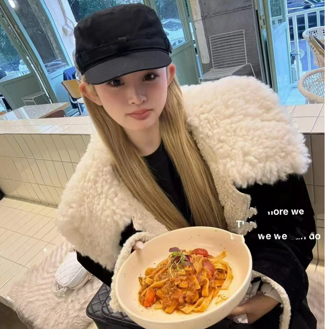 悠悠 冬季新款洋气大翻领高高毛撞色短拼接款保暖外套女自留款