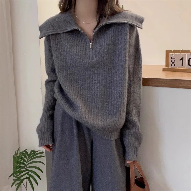 时尚大翻领纯色竖坑条上衣女春装季新款宽松慵懒风拉链针织衫毛衣