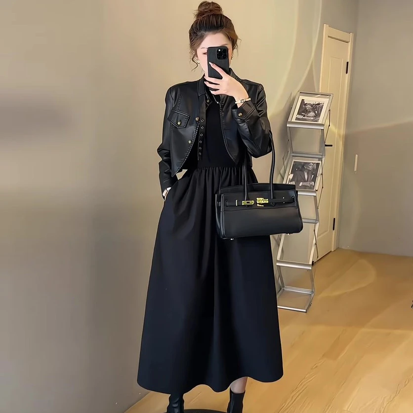 赫本风半高领黑色高贵连衣裙2024春装设计感短款皮衣小个子套装女