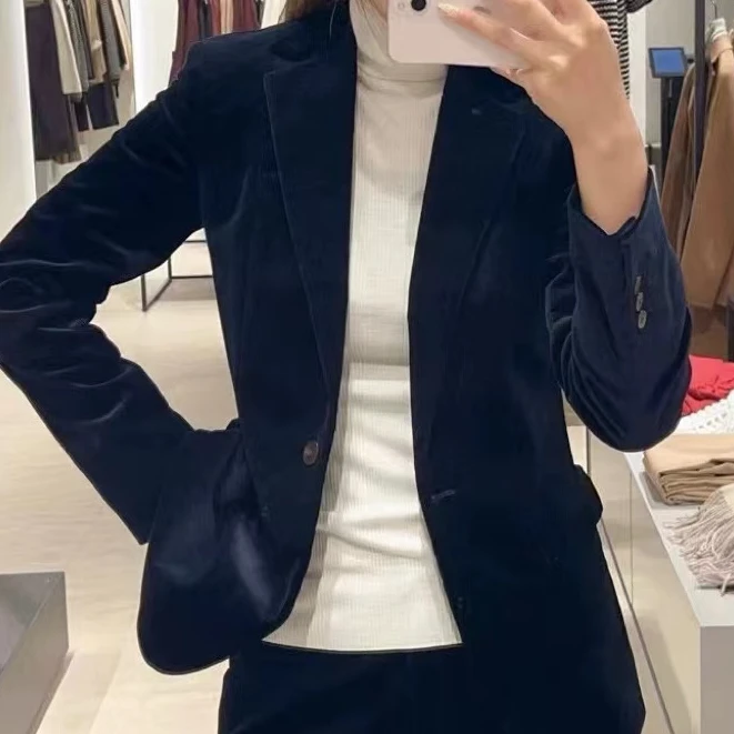 “殿堂黑丝绒”通勤鼻祖高阶碾压黑丝绒西装