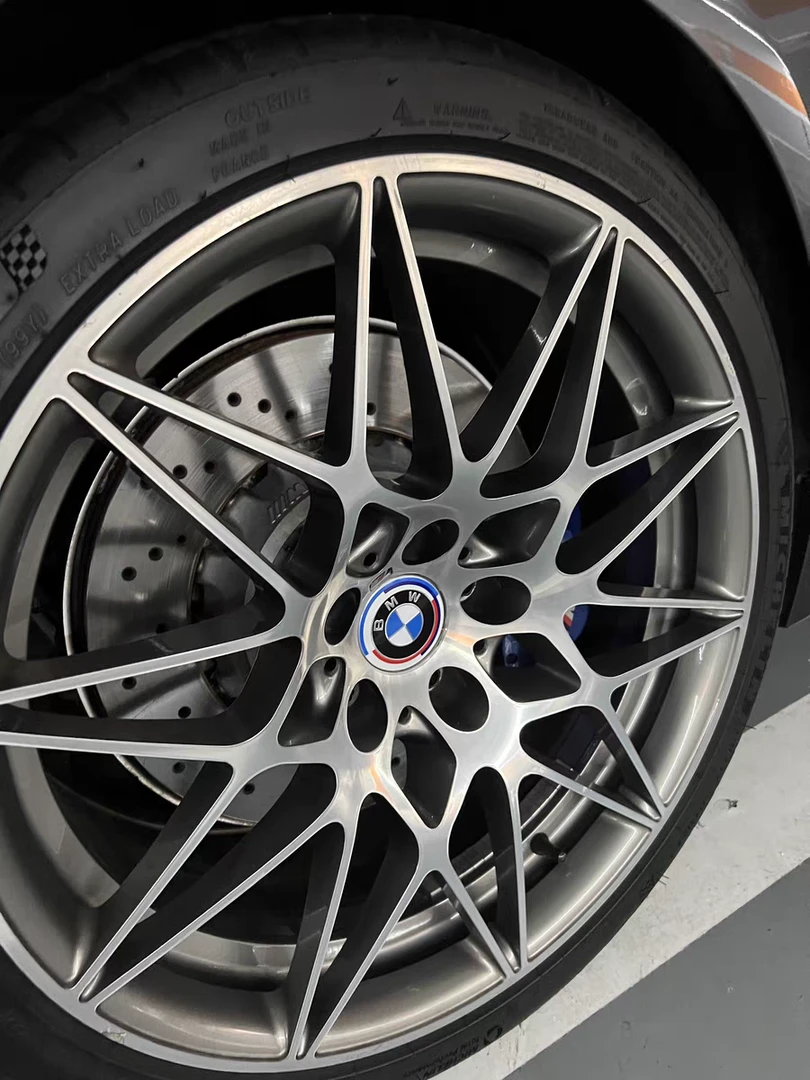 私人订制改装轮毂磁悬浮轮毂灯LED发光车标灯轮胎灯氛围灯轮毂盖