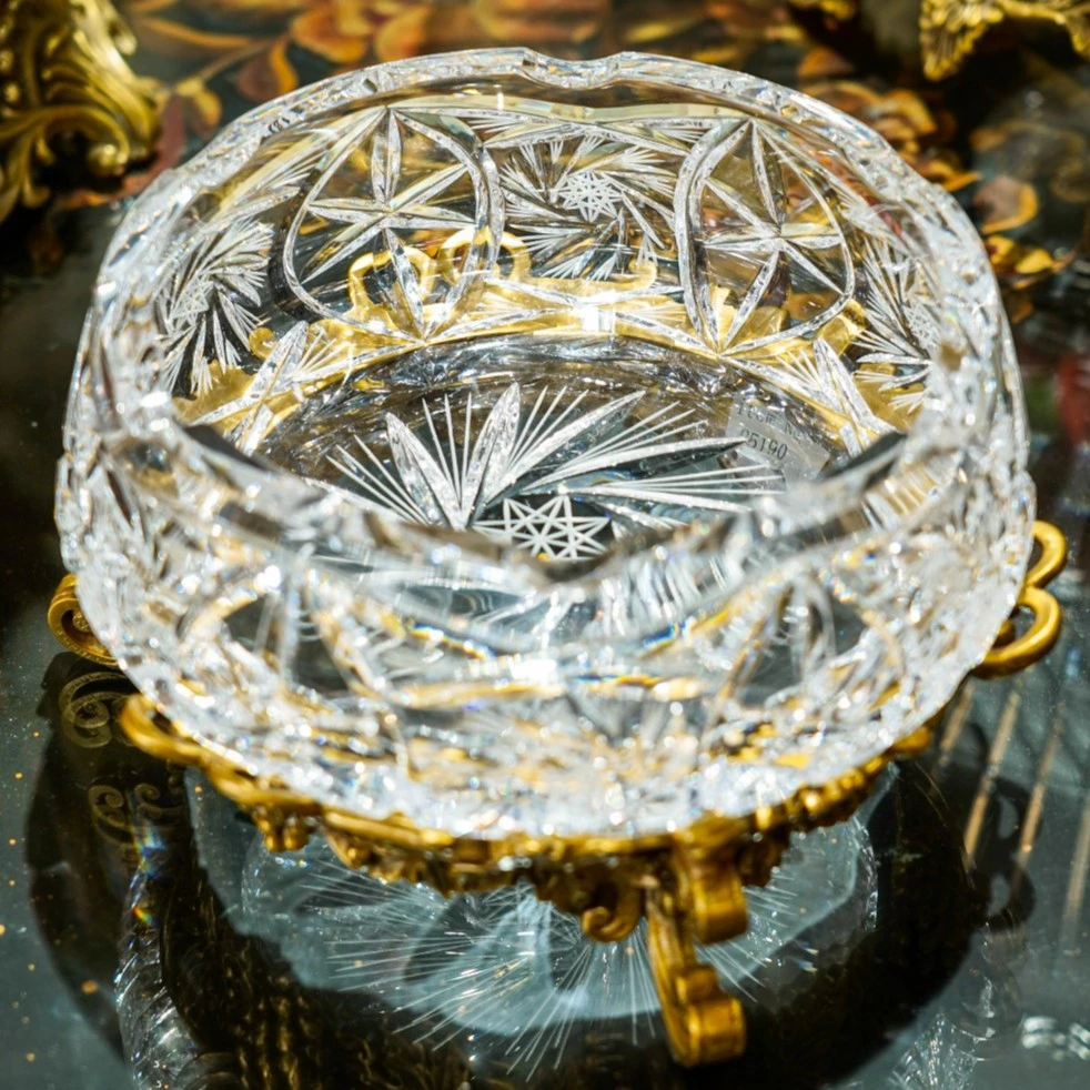 TY-卡斯特兰欧式法式进口水晶配铜手工切割葡萄藤装饰烟灰缸C5190